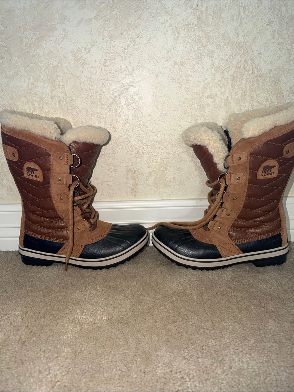 Sorel Women's Brown and Black Lace-Up Waterproof Winter Boots